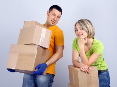 Local moving truck with loading support in North London